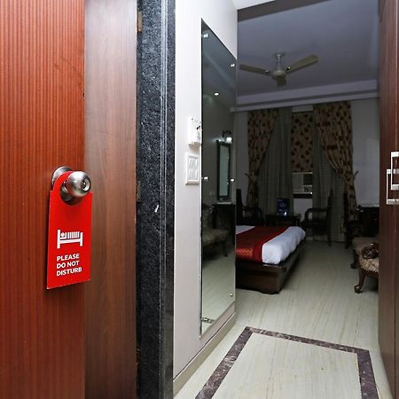 Oyo 5401 Hotel Mid Town New Delhi Exteriör bild