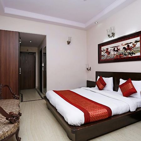 Oyo 5401 Hotel Mid Town New Delhi Exteriör bild
