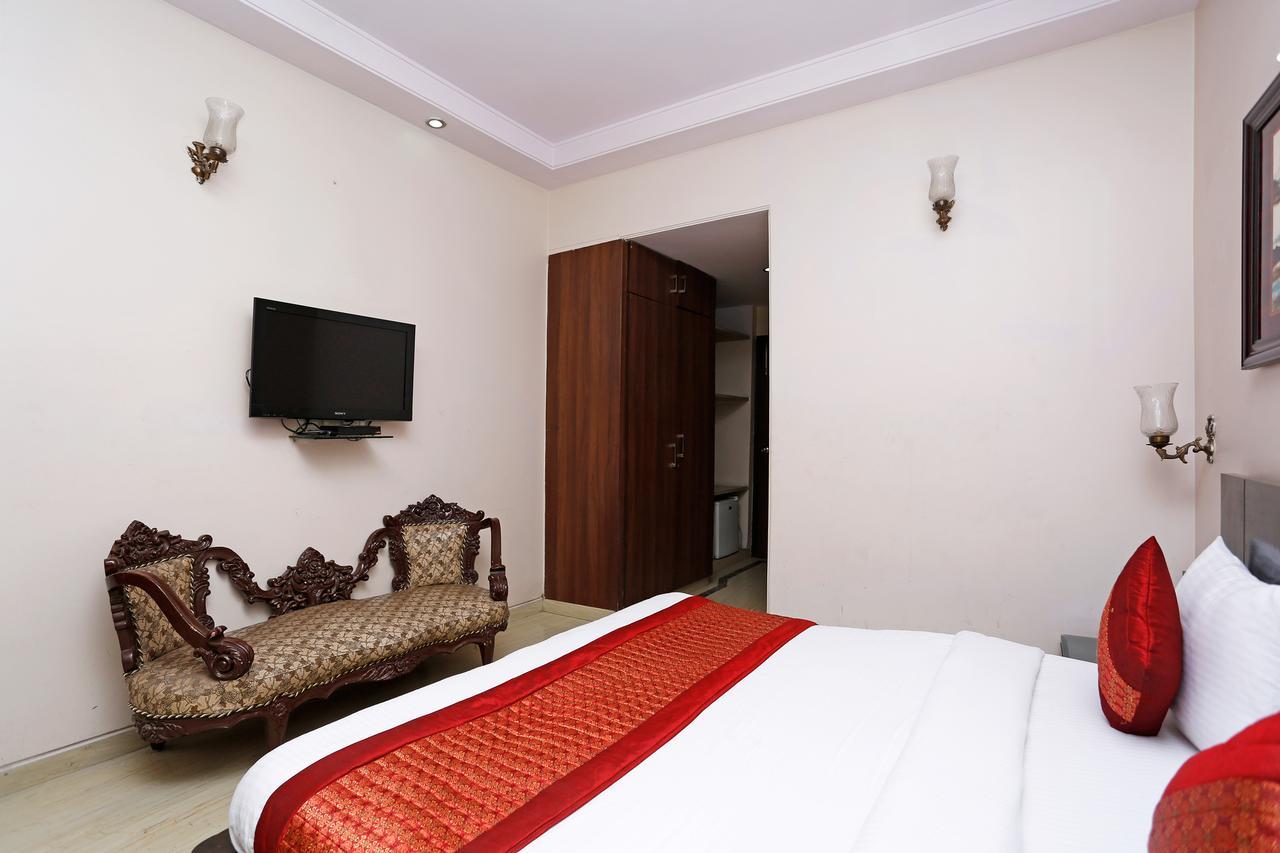 Oyo 5401 Hotel Mid Town New Delhi Exteriör bild