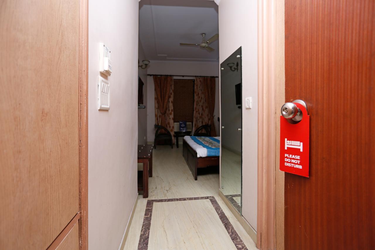 Oyo 5401 Hotel Mid Town New Delhi Exteriör bild